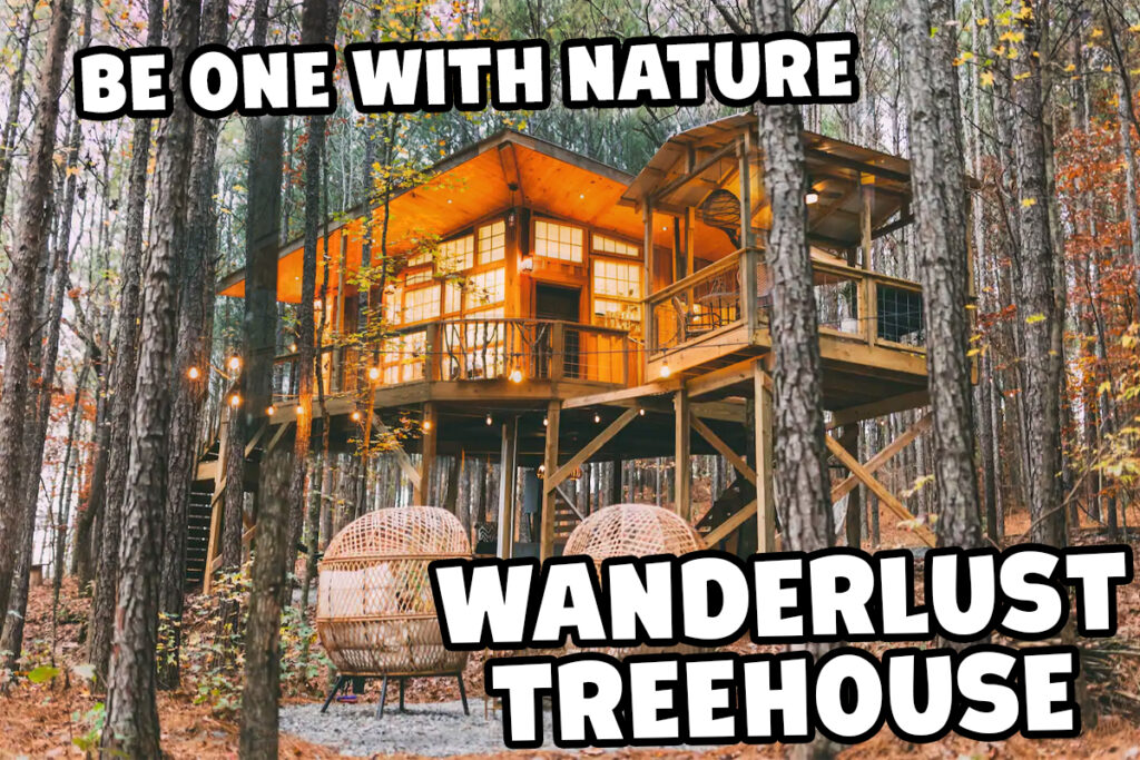 In Alabama sits a romantic hideaway in the woods in the form of the Firefly Treehouse. A real couples respite in nature.