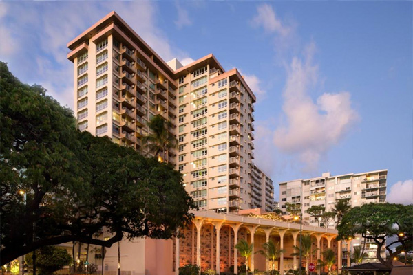 Love Live The Queen Kapiʻolani Hotel - Perfect Location